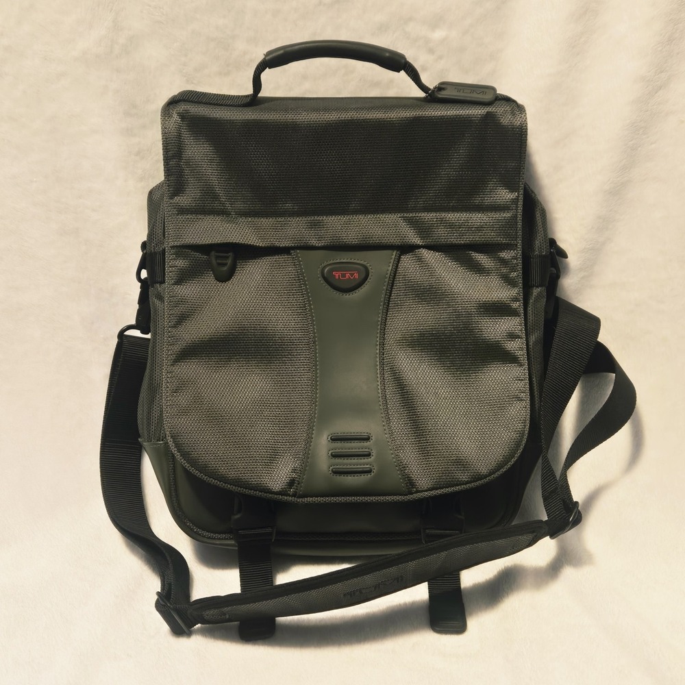 Tumi T Tech Green Black Expandable Buckle Nylon Sling Shoulder Travel Work Bag
